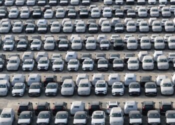 Китайські автодилери просять виробників знизити поставки