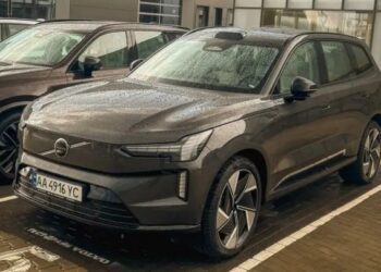 В Україні з’явився флагманський електромобіль Volvo (ФОТО)