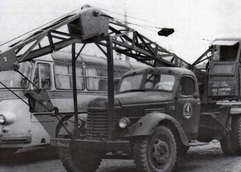 У мережі показали унікальний український автокран ЛАЗ (ФОТО)