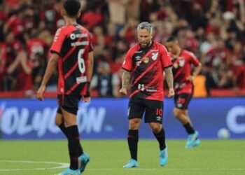 Марлос може закінчити кар’єру футболіста