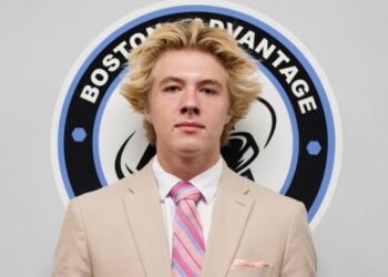 Білоруський хокеїст був арештований у США прямо під час матчу