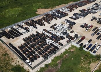 Навіть не думали, що буде так погано: продажі авто в РФ обвалилися на 28%