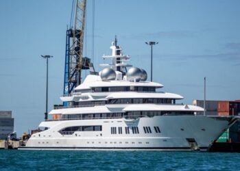 Суд у США дозволив продати супер’яхту Керімова