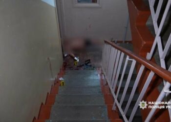 Вбивство в гуртожитку: у Сумах пасинок зарізав вітчима