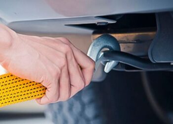 Про це важливо пам’ятати: критичні помилки при буксируванні автомобіля