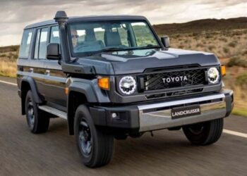 ТОП-10 найпопулярніших моделей авто із мотором понад 4 літри