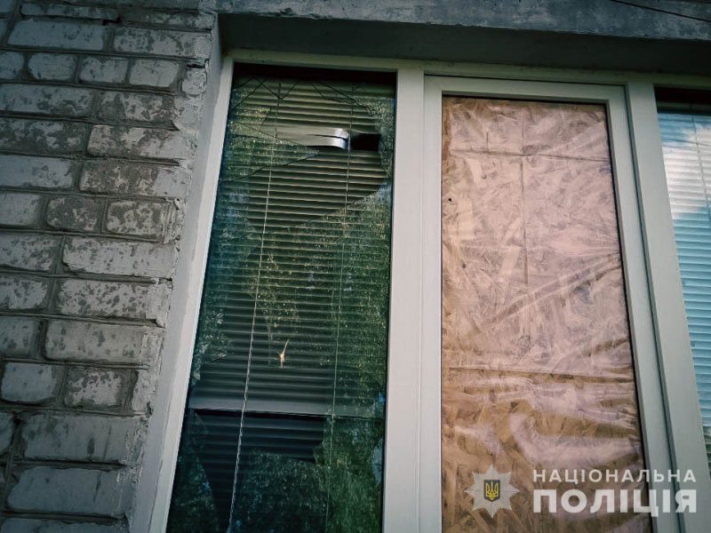 Армійці рф пошкодили п’ять приватних житлових будинків, два з яких багатоквартирні,також пошкоджень зазнав заклад культури