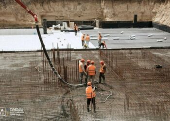 У Сумах зводять вже другу підземну школу: будівництво оглянув начальник ОВА Олег Григоров