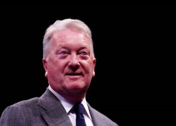 Воррен озвучив прізвисько, яке дали Усику британські фанати