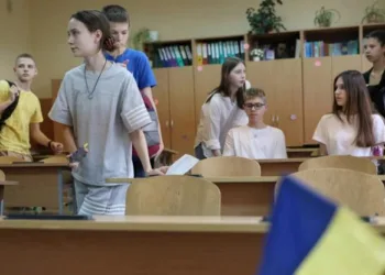 Діти за кордоном зможуть зареєструватися на українознавчий курс онлайн