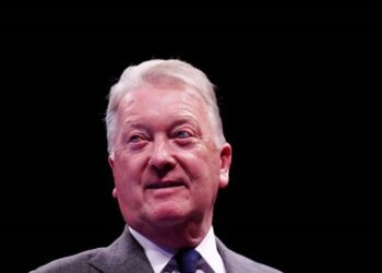 Френк Воррен назвав імена двох найкращих боксерів сучасності