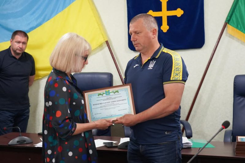 Герої – почесні громадяни Охтирки: ще 12 родин загиблих отримали Свідоцтва про присвоєння звання