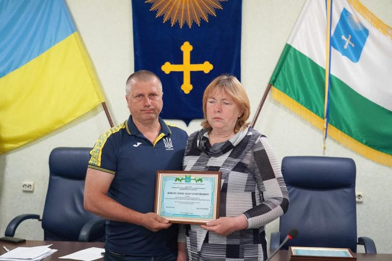 Герої – почесні громадяни Охтирки: ще 12 родин загиблих отримали Свідоцтва про присвоєння звання