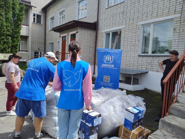 Інтернати для людей вразливих категорій Шосткинського району отримали непродовольчі товари першої необхідності для облаштування укриттів