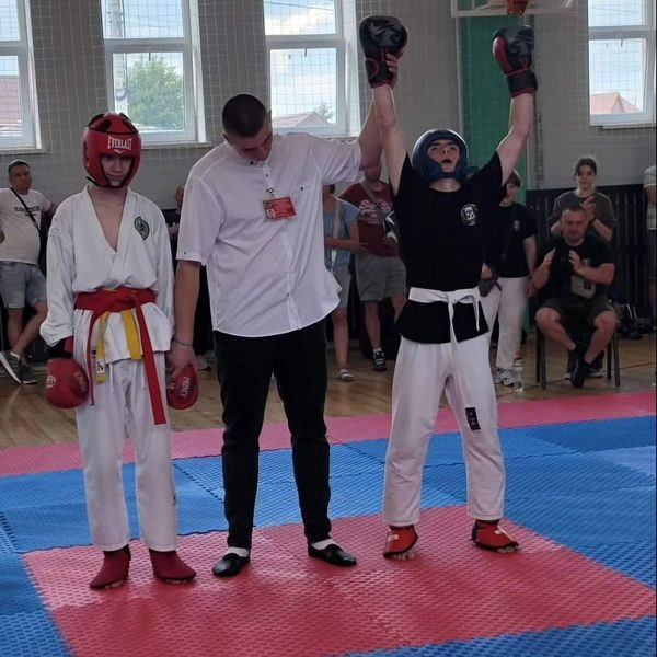 Команда Глухівських спортсменів посіли II місце на Чемпіонаті з військово-спортивного багатоборства у Києві