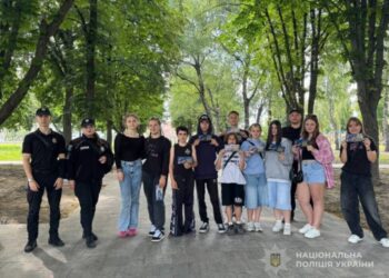 Конотопські поліцейські навчали молодь, як розпізнати вербування рф в інтернеті