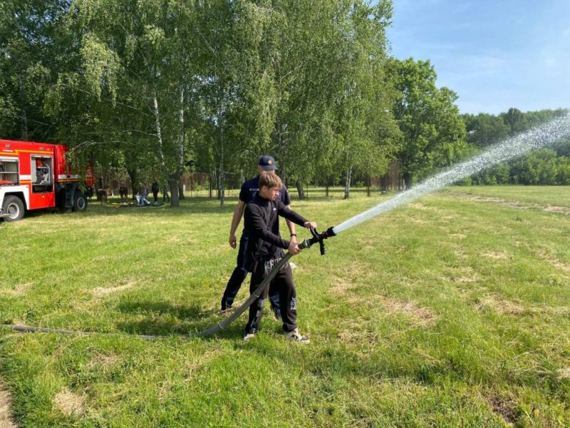 Конотопські рятувальники провели пізнавальне заняття для студентів