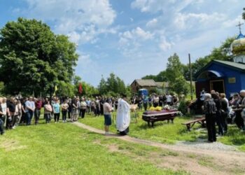 Кролевецька громада попрощалась із своїм героєм Сергієм Забіякою