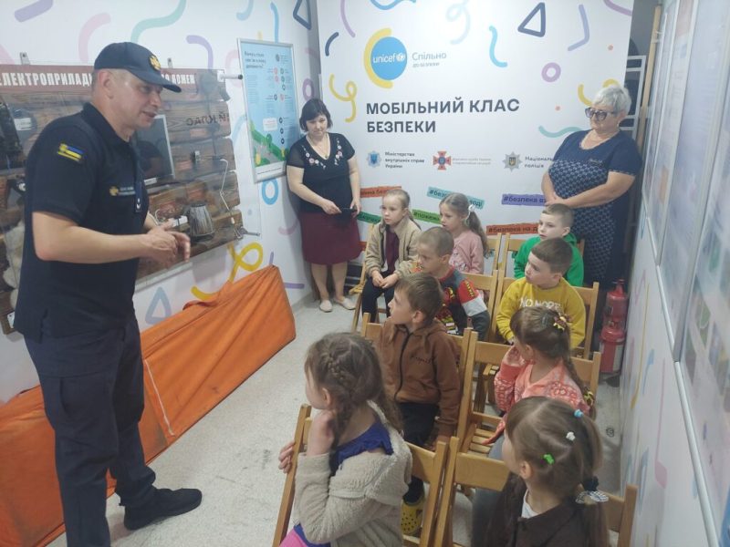 Мобільний клас безпеки продовжує роботу в дошкільних закладах Конотопа