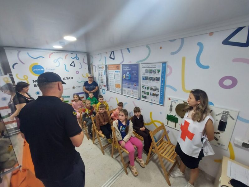 Мобільний клас безпеки продовжує роботу в дошкільних закладах Конотопа