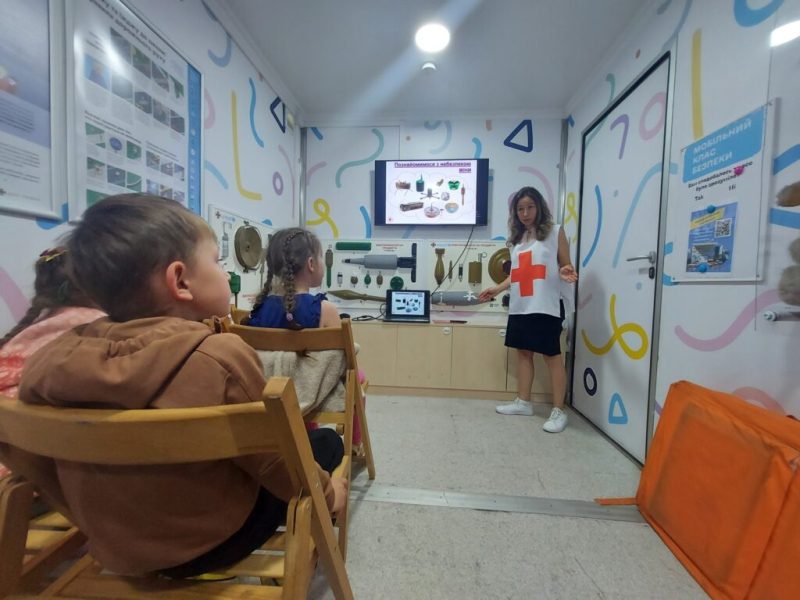 Мобільний клас безпеки продовжує роботу в дошкільних закладах Конотопа