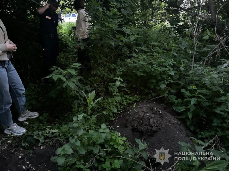 На Охтирщині зловмисники побили чоловіка до смерті і закопали тіло в чагарниках