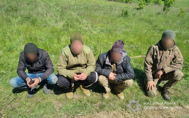 На Сумщині екоінспектори врятували червонокнижних бабаків від рук браконьєрів