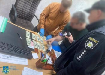 Очільник однієї зі спеціалізованих лікарень Шосткинського району погорів на хабарі