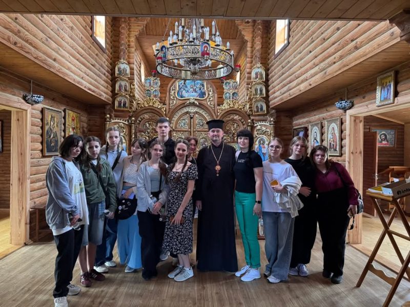 «Пліч-о-пліч: згуртовані громади»: Львівщина приймає в гостях юних художників із Шосткинської громади