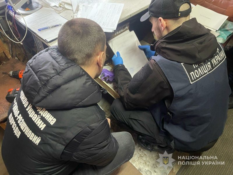 Поліцейські Сумщини викрили трьох осіб у незаконному придбанні та збуті пального