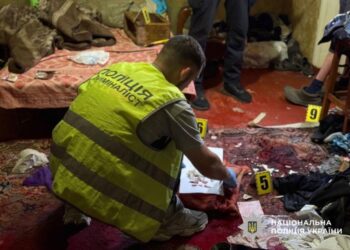 Поліція Охтирщини оперативно затримала жінку, яка жорстоко побила знайомого