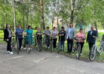Працівникам соціальної служби Дубов’язівської громади передали велосипеди