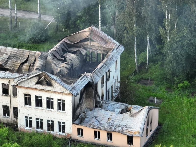 Росіяни спалили школу у селі на Новгород-Сіверщині