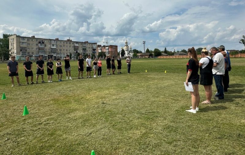 Серед студентської молоді пройшли спортивні естафети «Конотоп територія здоров׳я»