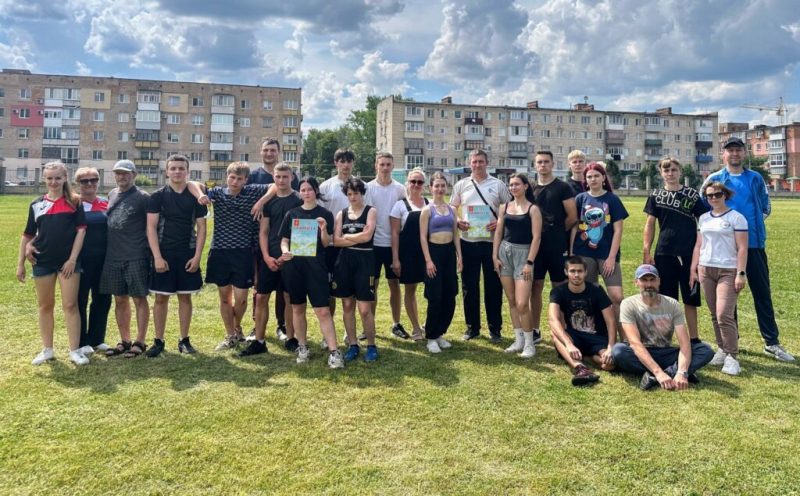 Серед студентської молоді пройшли спортивні естафети «Конотоп територія здоров׳я»