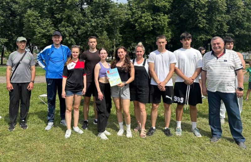 Серед студентської молоді пройшли спортивні естафети «Конотоп територія здоров׳я»