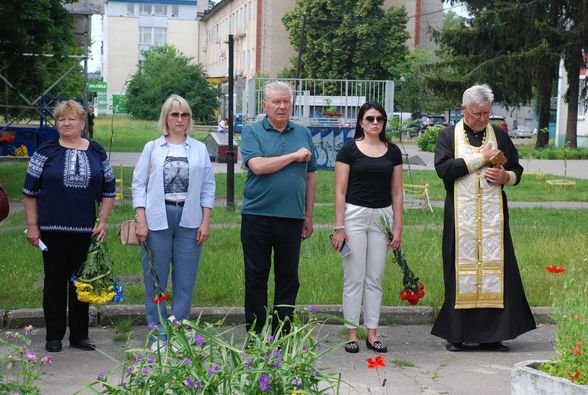 Сьогодні Шостка провела в останній путь свого Героя Сергія Іпатка, позивний “Вікінг”