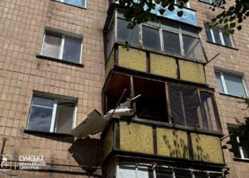 У Конотопі російський БПЛА влучив у балкон багатоповерхівки