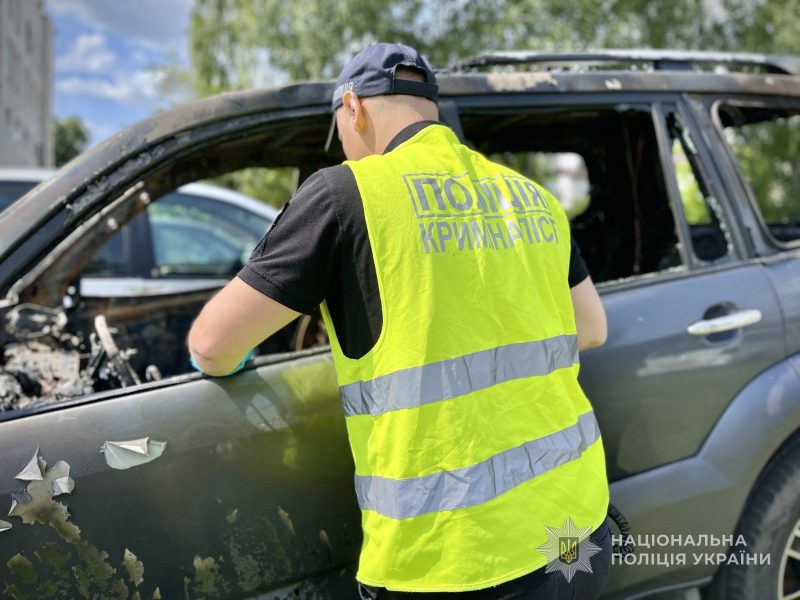У Шостці затримали 19-річного диверсанта, який на замовлення РФ підпалював автомобілі військових та релейні шафи