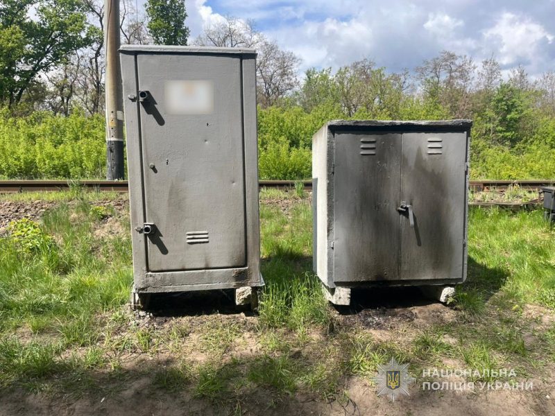 У Шостці затримали 19-річного диверсанта, який на замовлення РФ підпалював автомобілі військових та релейні шафи