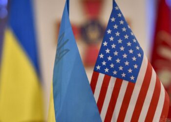 У США заблокували додаткові 300 мільйонів доларів на допомогу Україні: в чому причина