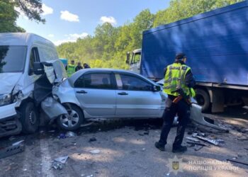 У Тростянці в масштабній ДТП шестеро постраждалих