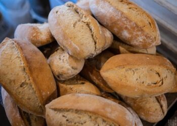 Українців попередили про зростання цін на хліб: як може змінитися вартість