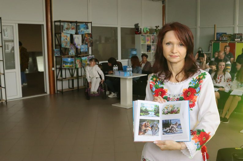 В Охтирці презентували книгу про митців із Великописарівської громади