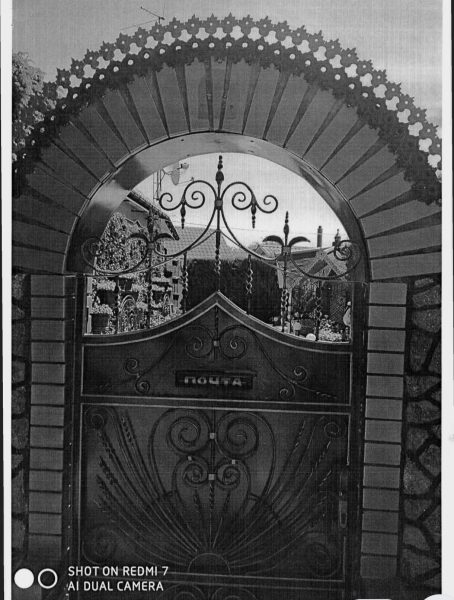 В Охтирці триває демонтаж покажчиків зі старими назвами