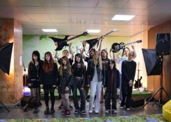 В Охтирці відбувся квартирник: молодь повертає моду на “важку” музику