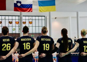 ВІДЕО. Гімн не ввімкнули – українки заспівали самі та розгромили суперниць