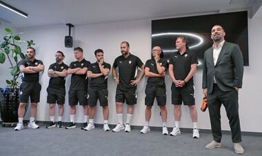 ВІДЕО. Як Срна презентував Арду Турана перед гравцями