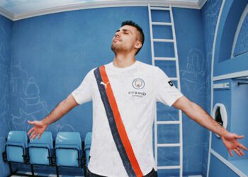 ВІДЕО. Ман Сіті презентував особливий комплект форми