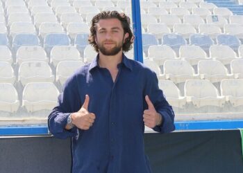 ВІДЕО. Нова традиція. Грецький футболіст Вереса заспівав на посвяті